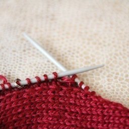 Учимся вязать рукав сверху