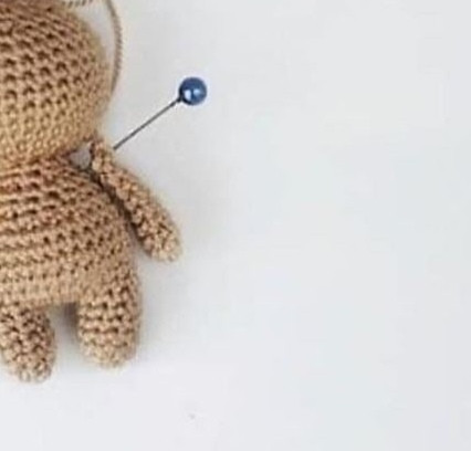 Вяжем зайку крючком