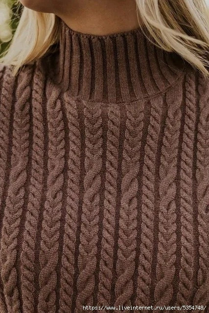 Жилет шоколадного цвета спицами