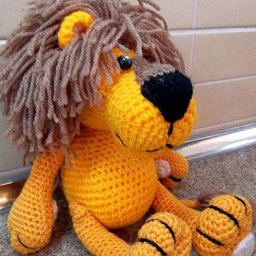 Вяжем царя зверей крючком