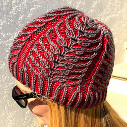 Шапка в технике Бриошь, узор "Пшеница"