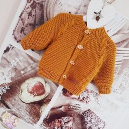 Гоpчичный жакeт cо жгутами на малыша