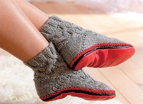 Модные вязаные тапки-носки