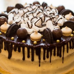 У нас сегодня сразу 5 именинниц!