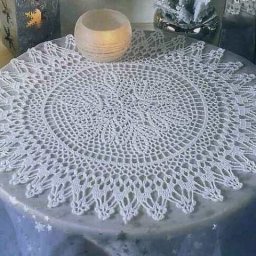 Большая круглая салфетка, вяжем крючком