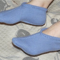 Нежные вязаные следочки