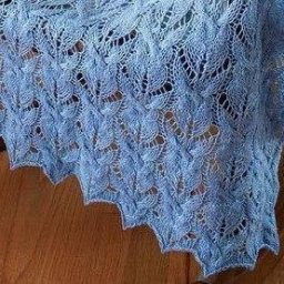 Нежный палантин спицами