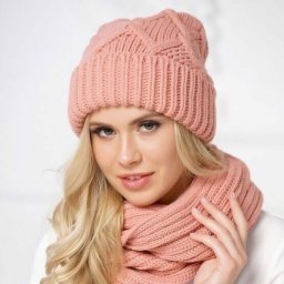 Шапка бини с аранами