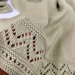 Оформление низа изделия ажурным узором спицами