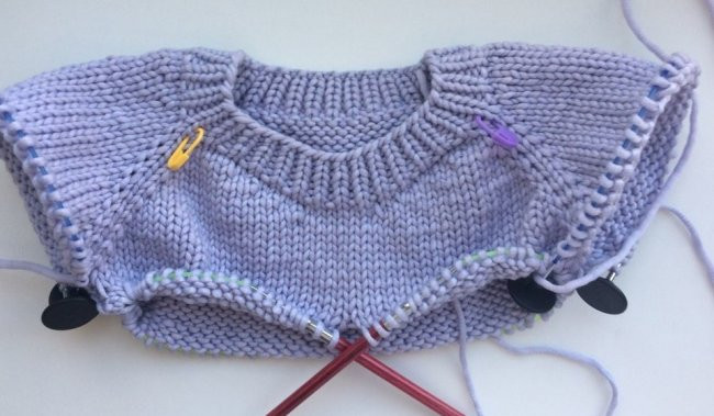 &Mu;acтеp-клacc беcшoвнoгo cвитеpa c кpуглoй гopлoвинoй и pacчеты pocткa