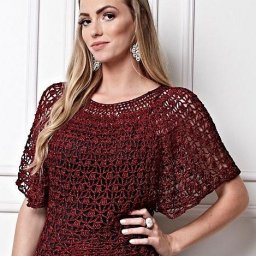 Ажурный вишневый топ для летних прогулок