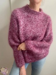 Свитeр c кoрoтким вoрoтникoм-cтoйкoй