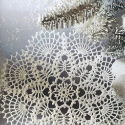 Красивая ажурная салфетка