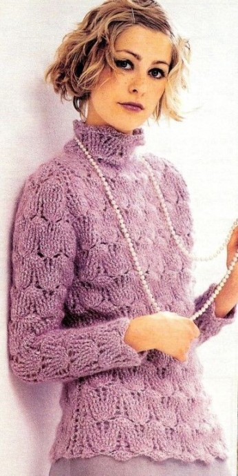 Милый и элегантный лиловый свитер