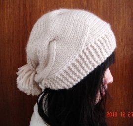 Красивая шапка спицами