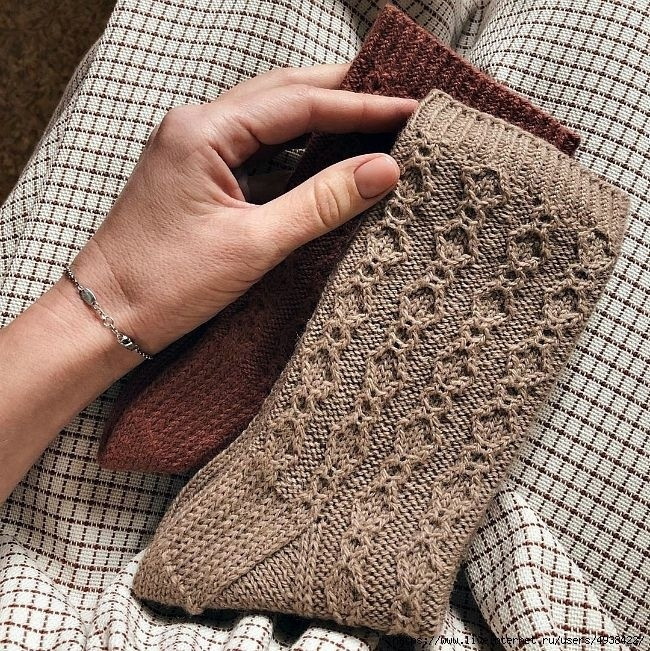 Изящные носки "Старинная ваза", вяжем спицами