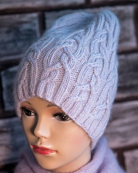 Уютная шапка спицами: вяжем просто и красиво