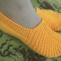 Тапочки на двух спицах