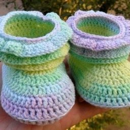 Мягкие пинетки крючком для самых маленьких