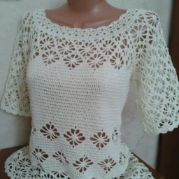 Белый джемпер с узором "Паучки"