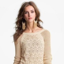 Нежный пуловер спицами