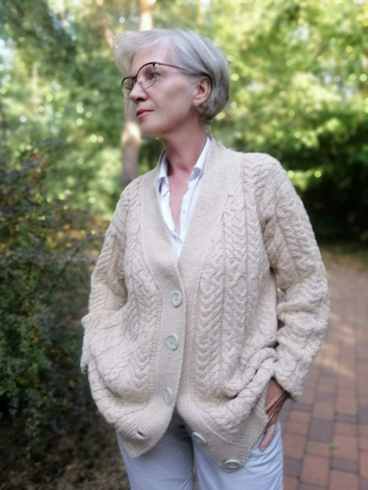 Жакет бежевый с аранами