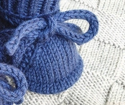 Пинетки для малыша, вяжем спицами