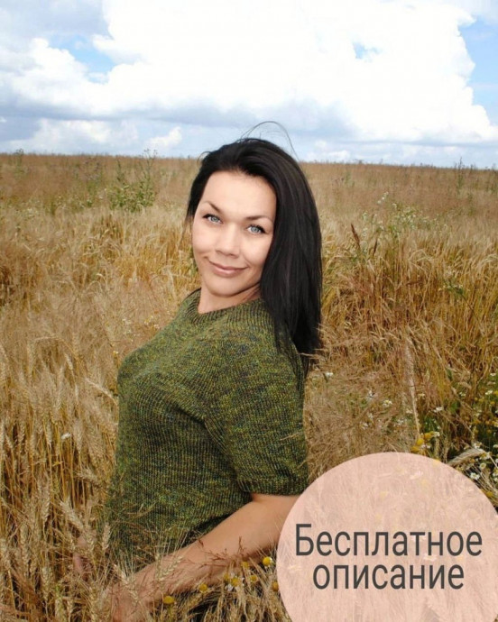 Зеленая футболка спицами