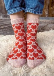 Носочки с сердечками, подборка схем в коллекцию