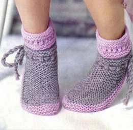 Теплые носки лицевой гладью , описание