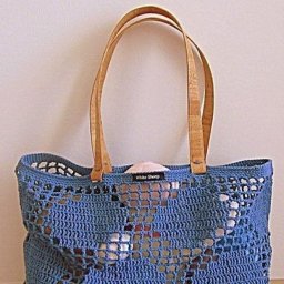 Интересные сумочки в филейной технике