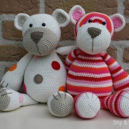 Вязаные мишки. Описание.