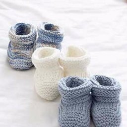 Вяжем милые пинетки на двух спицах