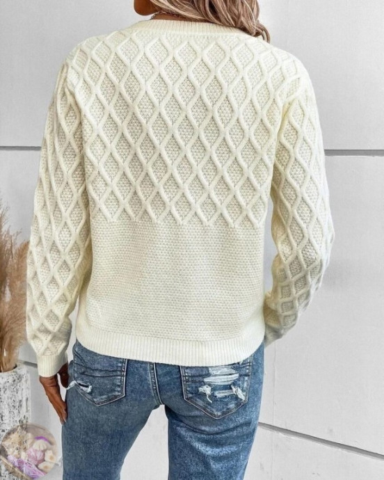 Белый джемпер спицами