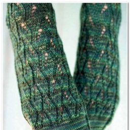 Вяжем изумрудные носочки