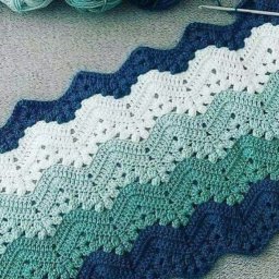 Узор "Морская волна", а если еще цветом поиграть!