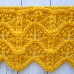 Нежный узор спицами