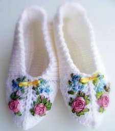 Нежные тапочки спицами