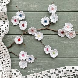Вязаные цветочки для декора