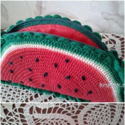 Вязаная косметичка Арбуз