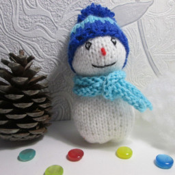 Снеговик в шапочке с помпоном и шарфике, МК