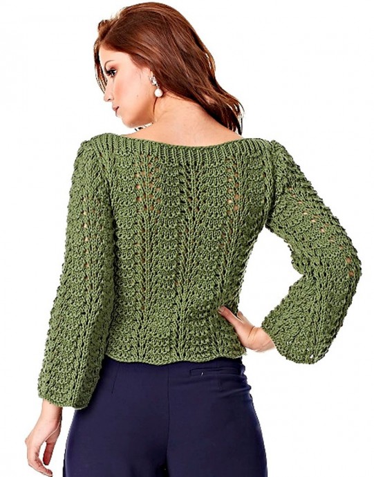 Женский пуловер с волнообразным узором