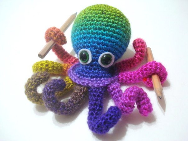 Вязаный осьминог - делаем безопасные игрушки!