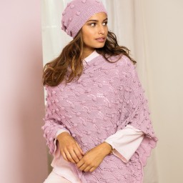 Комплект из ажурного пончо и шапочки