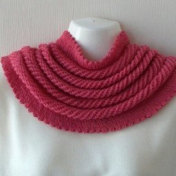 Простой снуд, связанный спицами