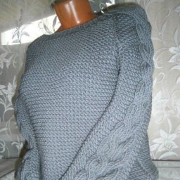 Уютный свитер спицами