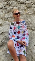 Вяжем пляжное платье из мотивов крючком