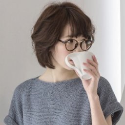 Простая, но стильная, кофточка. Вяжем спицами!