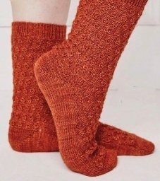 Вязаные носки спицами Forage от Fiona Hamilton-MacLaren