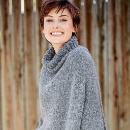 Вяжем стильное просторное пончо